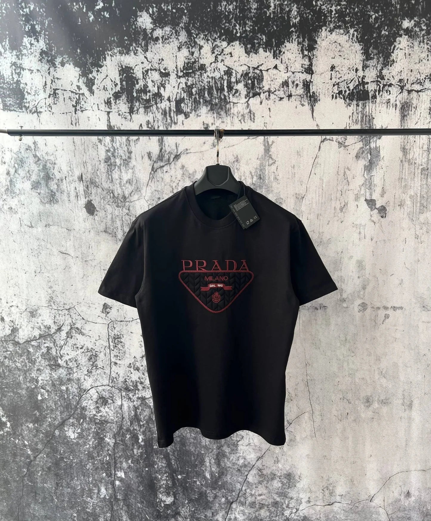 T-SHIRT PRADA