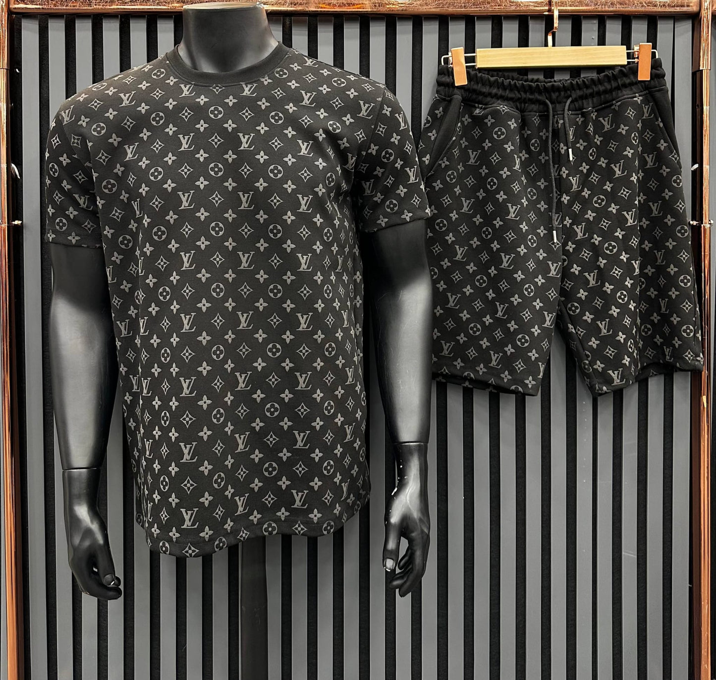 T-SHIRT + BERMUDA LV MONOGRAM PLOTTER
