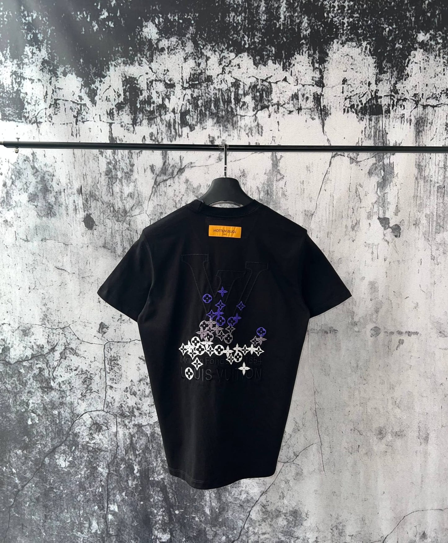 T- SHIRT LV