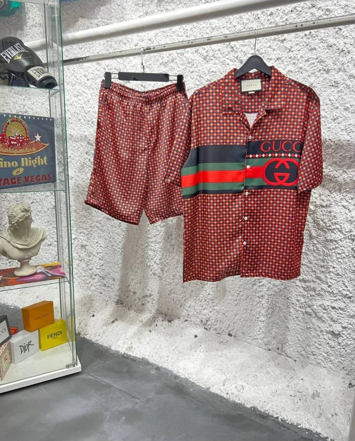 T-SHIRT + BERMUDA Gucci