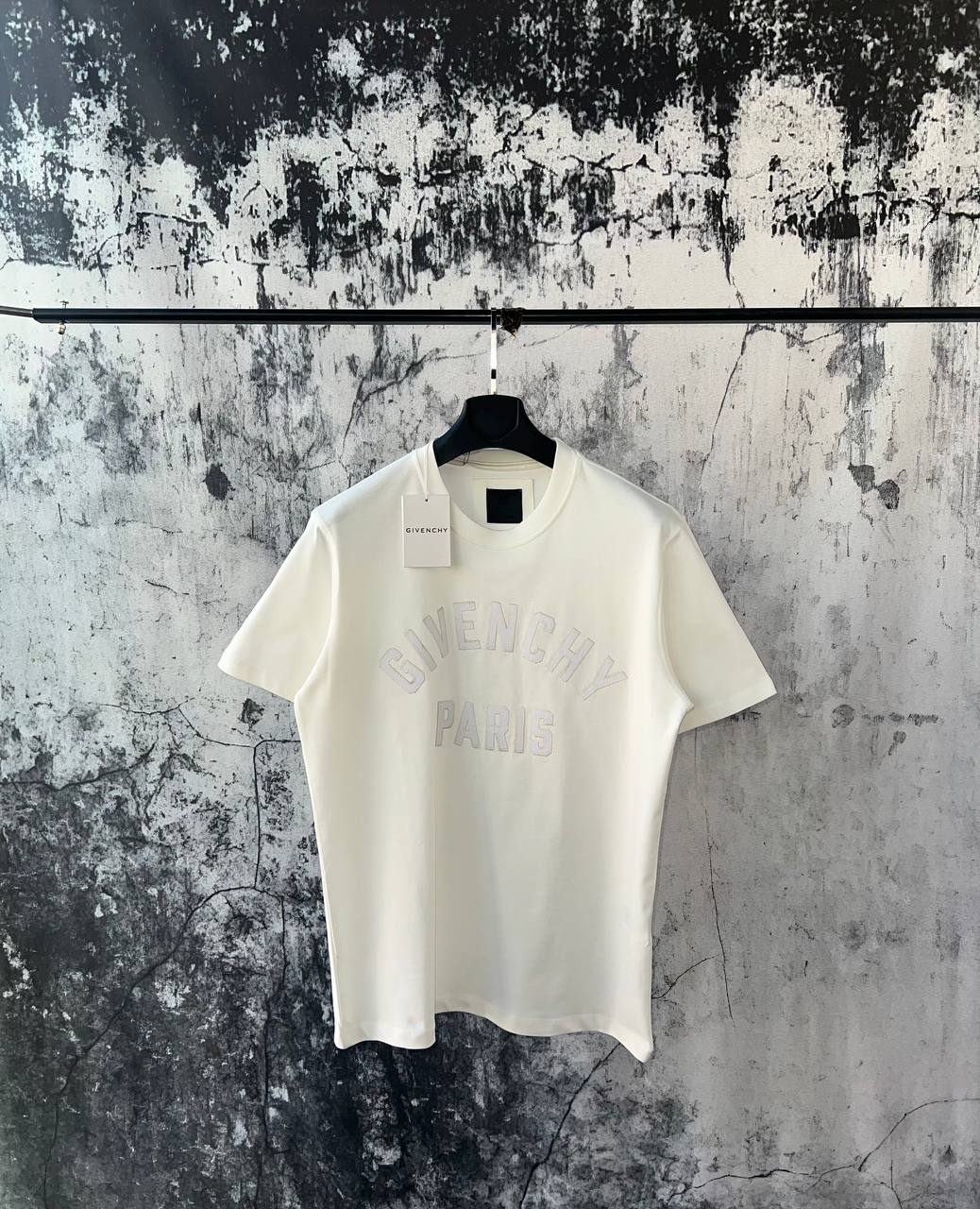 T- SHIRT Givenchy