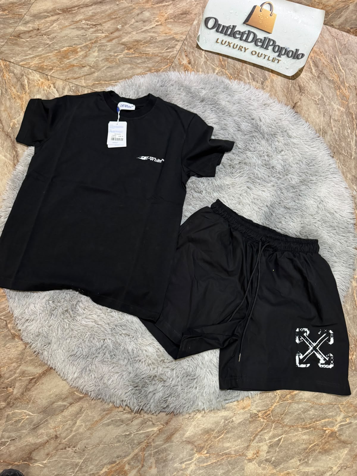 T-Shirt + Costume Off White